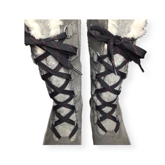 Sorel Tivoli High II Shearling Snow Boot NL2330-089 in Grey Suede Size 6. - Picture 2 of 13